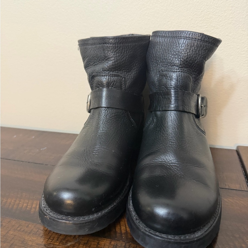 FRYE Veronica Leather Ankle Boots Booties in Black Size 9